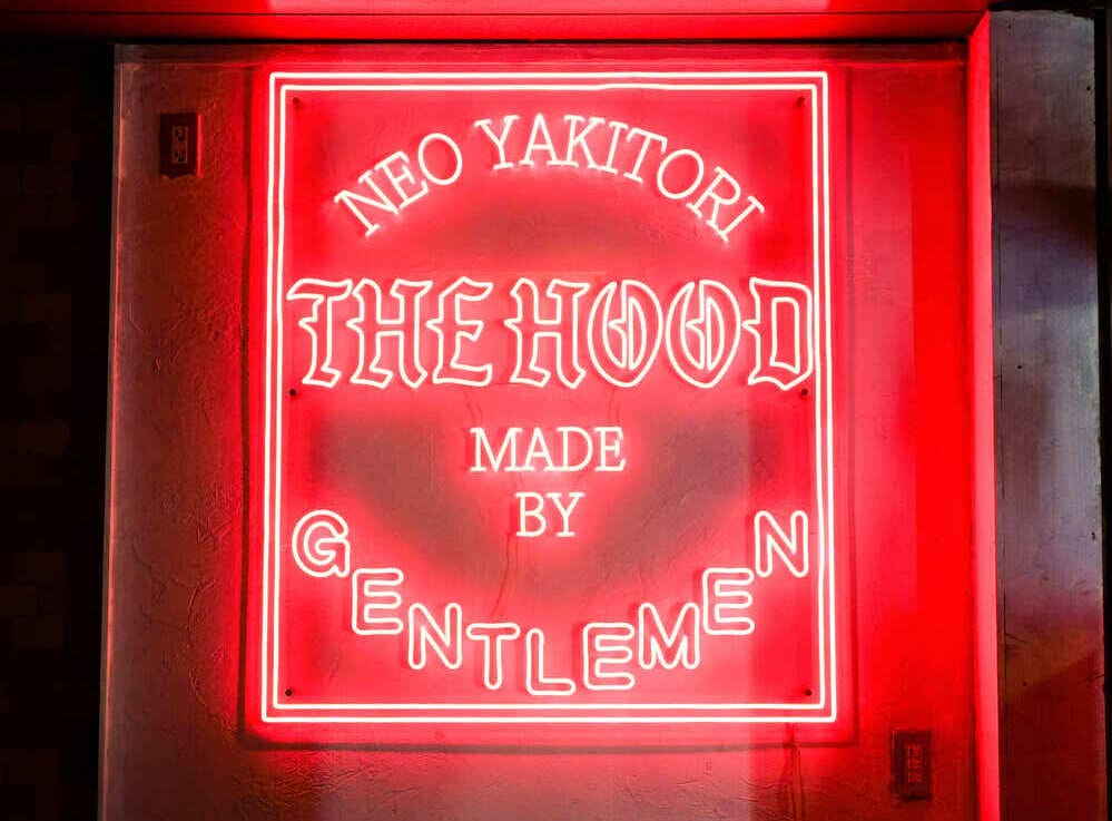 THEHOODのネオンライト